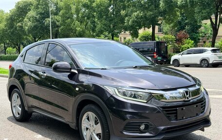 Honda Vezel, 2022 год, 1 200 000 рублей, 3 фотография