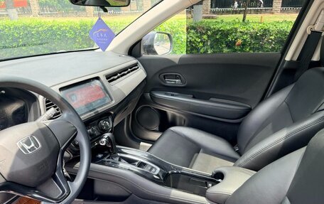 Honda Vezel, 2022 год, 1 200 000 рублей, 12 фотография