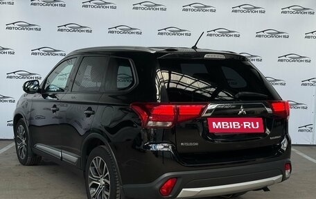 Mitsubishi Outlander III рестайлинг 3, 2015 год, 1 699 000 рублей, 3 фотография