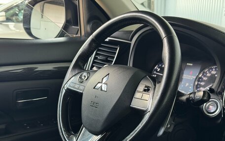 Mitsubishi Outlander III рестайлинг 3, 2015 год, 1 699 000 рублей, 9 фотография