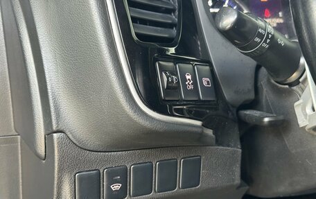 Mitsubishi Outlander III рестайлинг 3, 2015 год, 1 699 000 рублей, 16 фотография