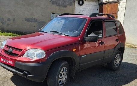 Chevrolet Niva I рестайлинг, 2010 год, 550 000 рублей, 1 фотография