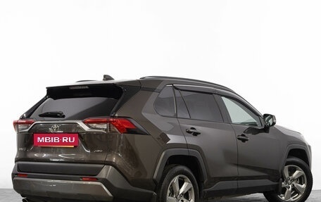 Toyota RAV4, 2021 год, 3 599 000 рублей, 5 фотография