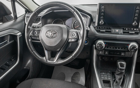 Toyota RAV4, 2021 год, 3 599 000 рублей, 17 фотография
