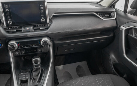 Toyota RAV4, 2021 год, 3 599 000 рублей, 22 фотография