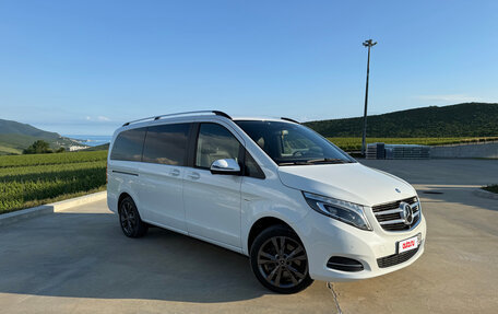 Mercedes-Benz V-Класс, 2017 год, 5 500 000 рублей, 2 фотография