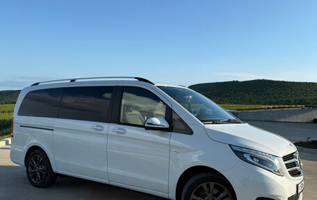 Mercedes-Benz V-Класс, 2017 год, 5 500 000 рублей, 5 фотография