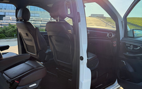 Mercedes-Benz V-Класс, 2017 год, 5 500 000 рублей, 15 фотография