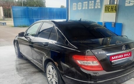 Mercedes-Benz C-Класс, 2010 год, 1 000 000 рублей, 3 фотография