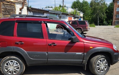 Chevrolet Niva I рестайлинг, 2010 год, 550 000 рублей, 3 фотография