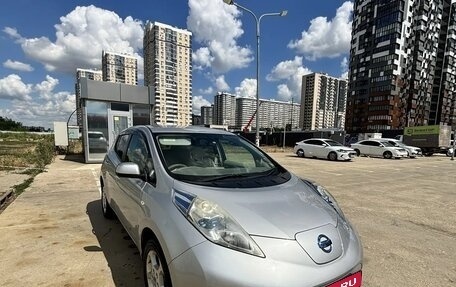Nissan Leaf I, 2011 год, 680 000 рублей, 2 фотография