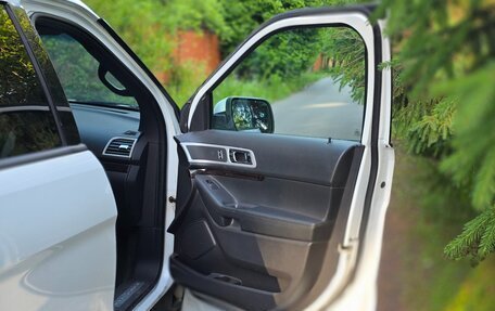 Ford Explorer VI, 2013 год, 1 380 000 рублей, 8 фотография
