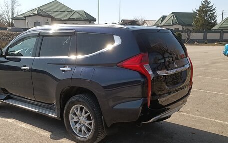 Mitsubishi Pajero Sport III рестайлинг, 2016 год, 2 100 000 рублей, 3 фотография