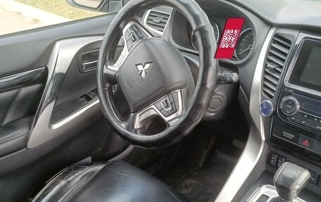 Mitsubishi Pajero Sport III рестайлинг, 2016 год, 2 100 000 рублей, 11 фотография