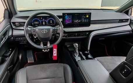 Toyota Camry, 2024 год, 3 550 000 рублей, 6 фотография