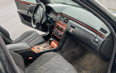 Mercedes-Benz E-Класс, 1999 год, 480 000 рублей, 5 фотография