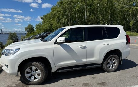 Toyota Land Cruiser Prado 150 рестайлинг 2, 2020 год, 4 500 000 рублей, 3 фотография
