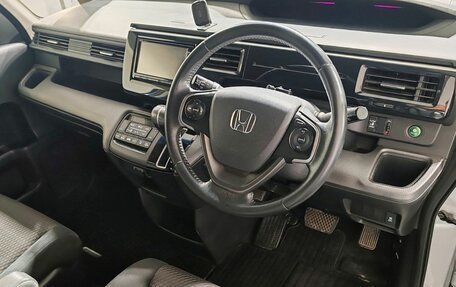 Honda Stepwgn IV, 2015 год, 2 045 000 рублей, 12 фотография