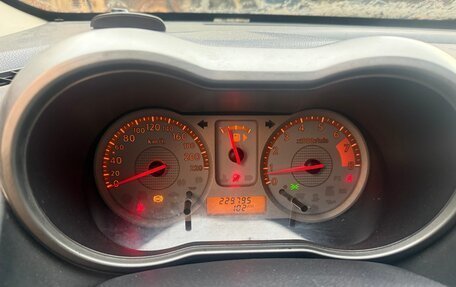 Nissan Note II рестайлинг, 2010 год, 250 000 рублей, 2 фотография
