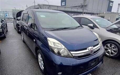 Toyota ISis I, 2011 год, 1 100 000 рублей, 1 фотография