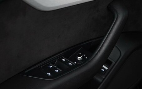 Audi A4, 2017 год, 2 600 000 рублей, 18 фотография