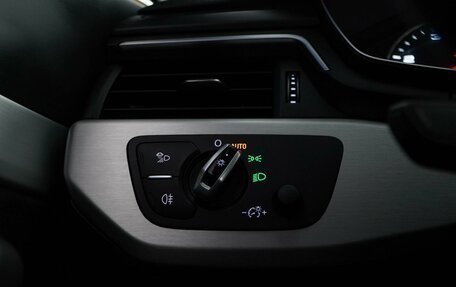 Audi A4, 2017 год, 2 600 000 рублей, 19 фотография