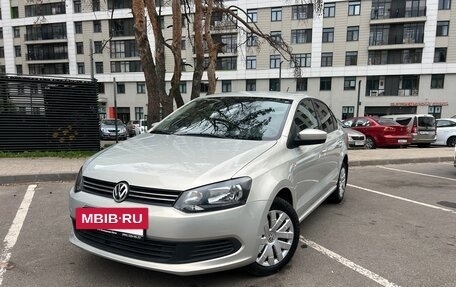 Volkswagen Polo VI (EU Market), 2013 год, 850 000 рублей, 2 фотография