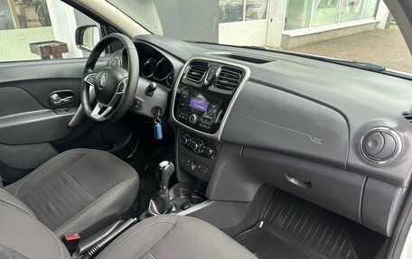 Renault Logan II, 2019 год, 1 049 000 рублей, 3 фотография