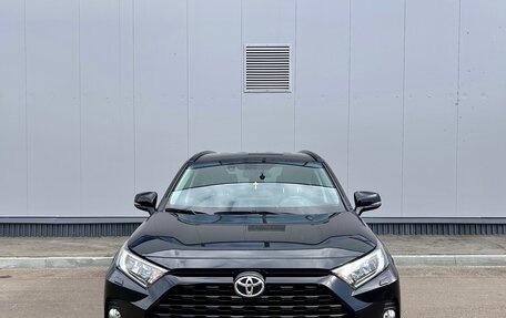 Toyota RAV4, 2021 год, 3 890 000 рублей, 1 фотография