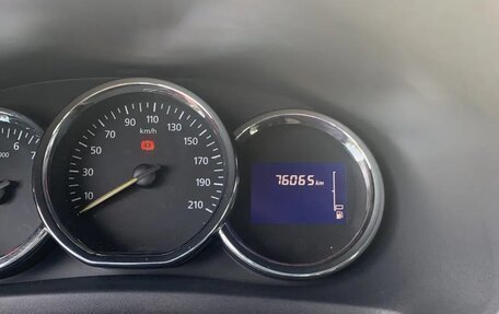Renault Logan II, 2015 год, 820 000 рублей, 12 фотография