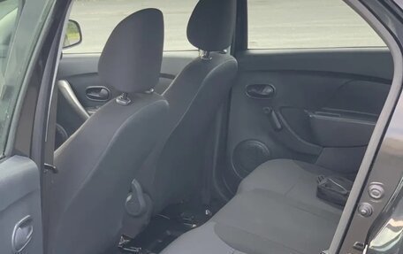 Renault Logan II, 2015 год, 820 000 рублей, 10 фотография
