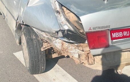 Mitsubishi Carisma I, 1997 год, 65 000 рублей, 5 фотография