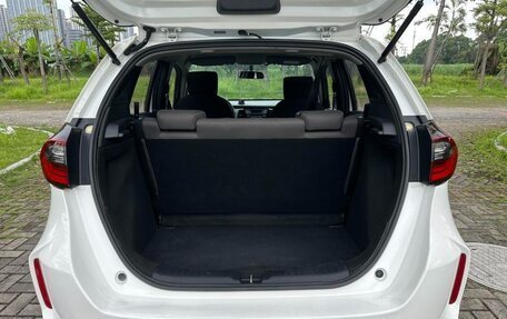Honda Fit, 2022 год, 1 035 000 рублей, 7 фотография