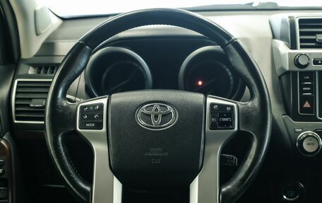 Toyota Land Cruiser Prado 150 рестайлинг 2, 2014 год, 3 103 000 рублей, 10 фотография