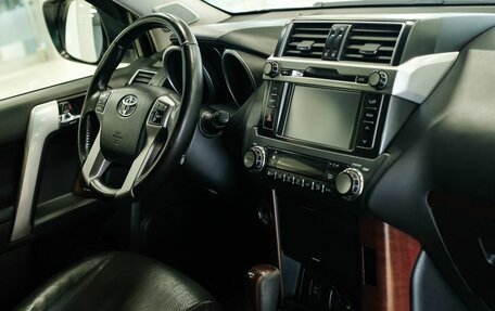 Toyota Land Cruiser Prado 150 рестайлинг 2, 2014 год, 3 103 000 рублей, 12 фотография