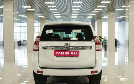 Toyota Land Cruiser Prado 150 рестайлинг 2, 2014 год, 3 103 000 рублей, 8 фотография