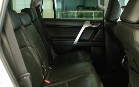 Toyota Land Cruiser Prado 150 рестайлинг 2, 2014 год, 3 103 000 рублей, 20 фотография