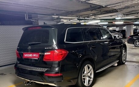 Mercedes-Benz GL-Класс, 2015 год, 4 000 000 рублей, 6 фотография
