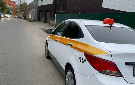 Hyundai Solaris II рестайлинг, 2016 год, 550 000 рублей, 2 фотография