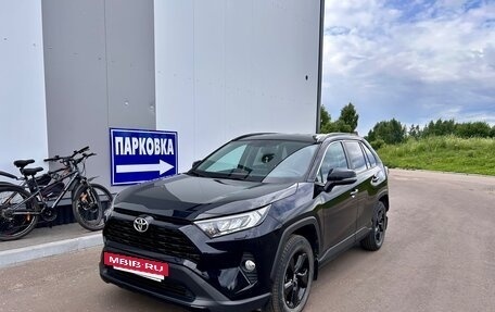 Toyota RAV4, 2021 год, 3 890 000 рублей, 2 фотография