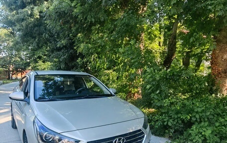 Hyundai Solaris II рестайлинг, 2018 год, 1 300 000 рублей, 3 фотография