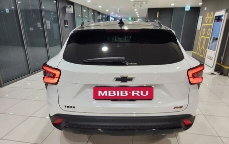 Chevrolet Trax, 2023 год, 1 350 000 рублей, 4 фотография