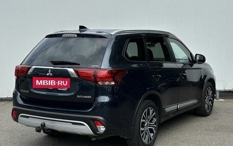 Mitsubishi Outlander III рестайлинг 3, 2020 год, 2 350 000 рублей, 5 фотография