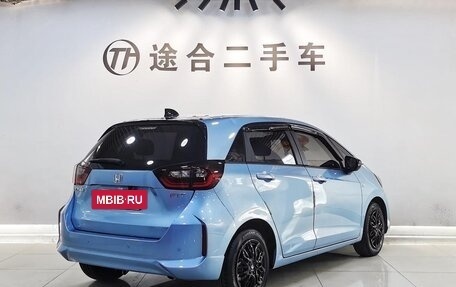 Honda Fit, 2021 год, 1 050 000 рублей, 4 фотография
