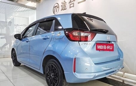 Honda Fit, 2021 год, 1 050 000 рублей, 7 фотография
