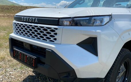 Toyota Hilux VIII, 2026 год, 5 990 000 рублей, 3 фотография