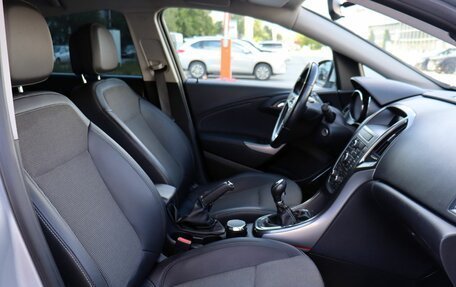 Opel Astra J, 2011 год, 675 000 рублей, 10 фотография