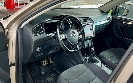Volkswagen Tiguan II, 2018 год, 2 500 000 рублей, 10 фотография