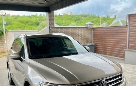 Volkswagen Tiguan II, 2018 год, 2 500 000 рублей, 8 фотография