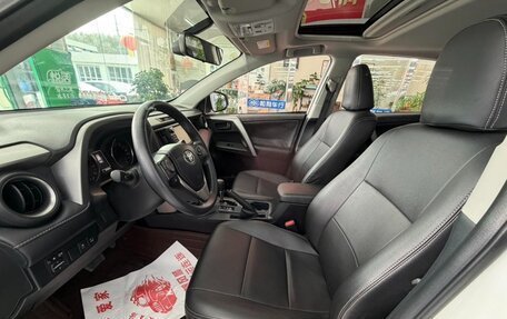 Toyota RAV4, 2016 год, 1 770 000 рублей, 8 фотография